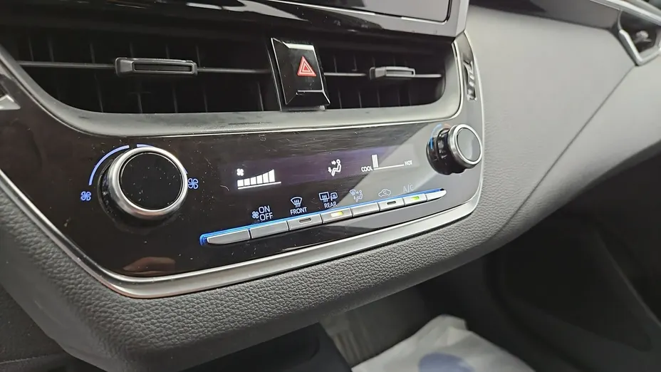 TOYOTA Corolla -