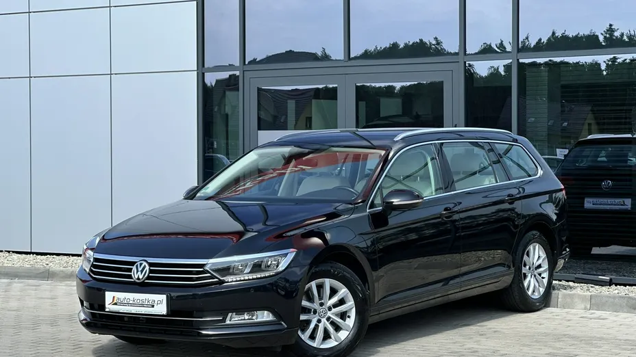 VOLKSWAGEN Passat -