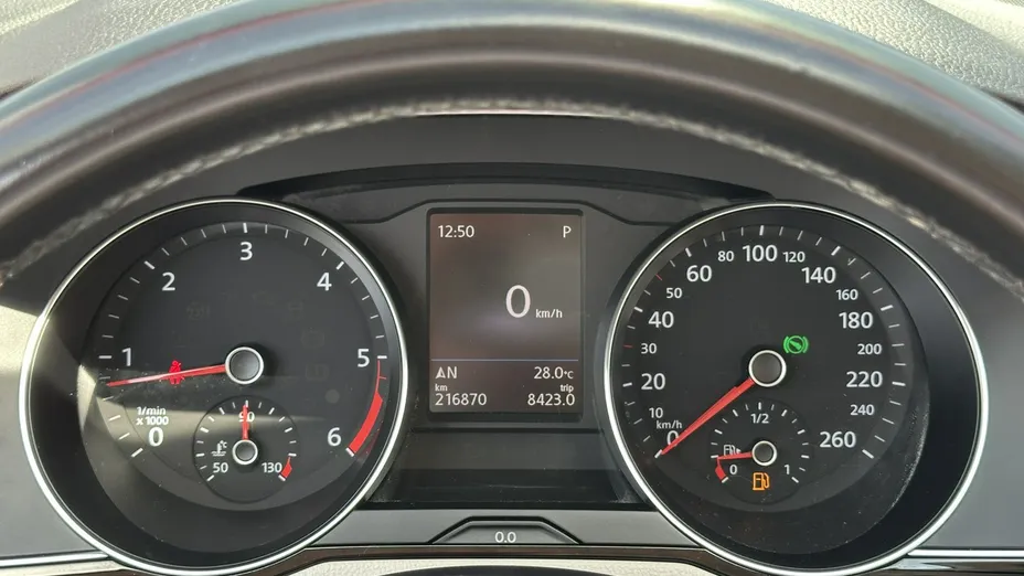 VOLKSWAGEN Passat -
