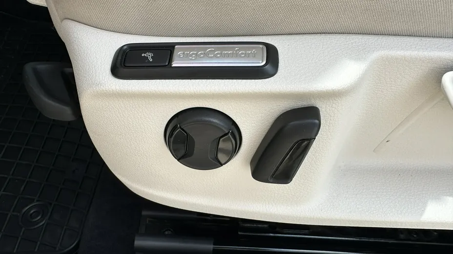 VOLKSWAGEN Passat -