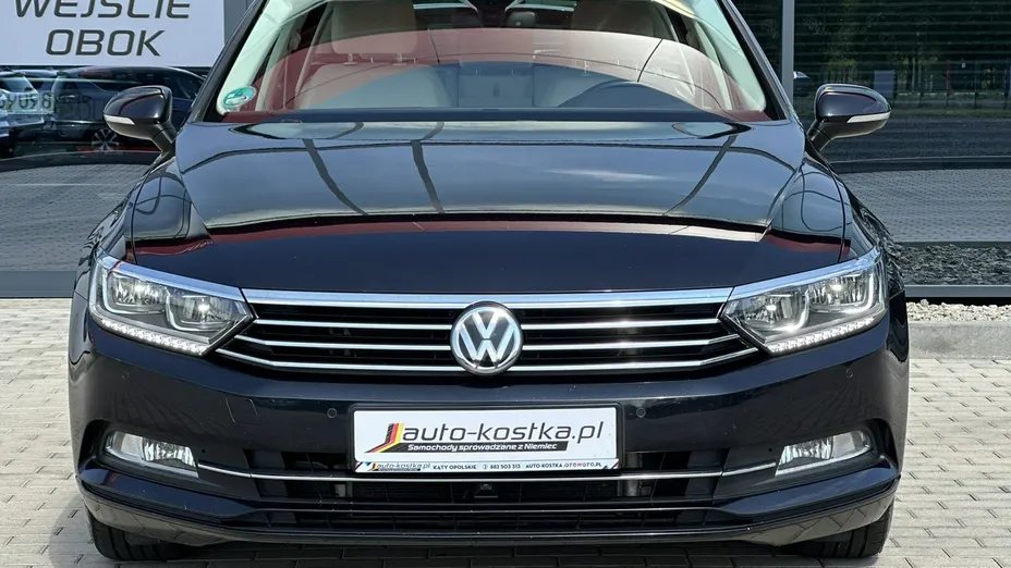 VOLKSWAGEN Passat -