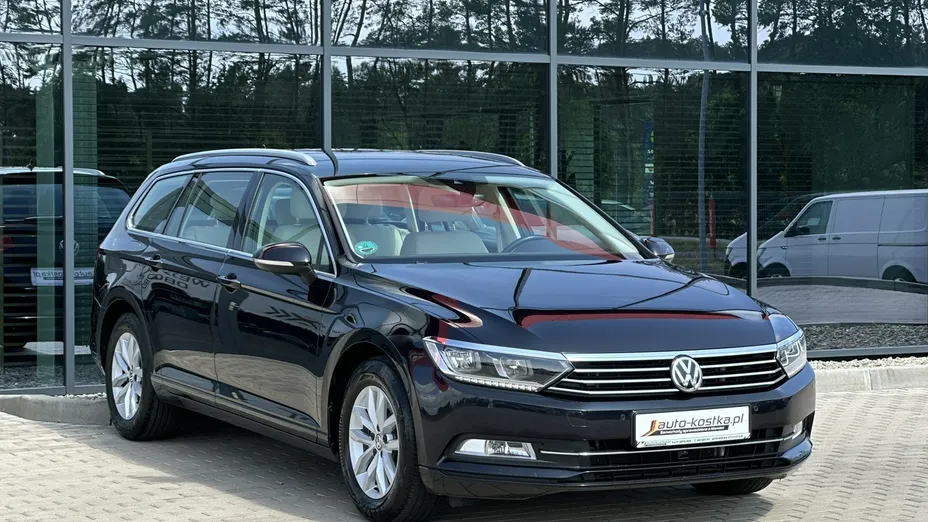VOLKSWAGEN Passat -