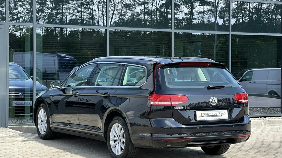 VOLKSWAGEN Passat -