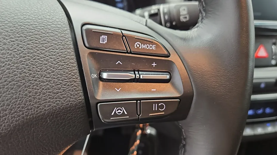 HYUNDAI i30 -