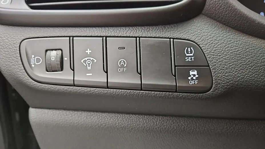 HYUNDAI i30 -