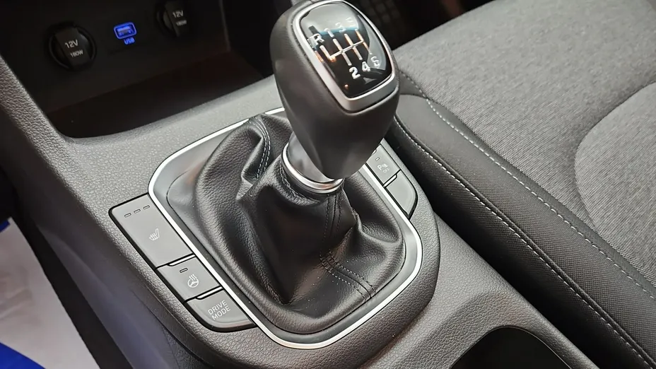 HYUNDAI i30 -