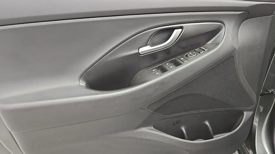 HYUNDAI i30 -
