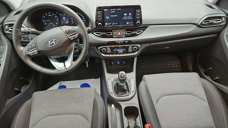 HYUNDAI i30 -