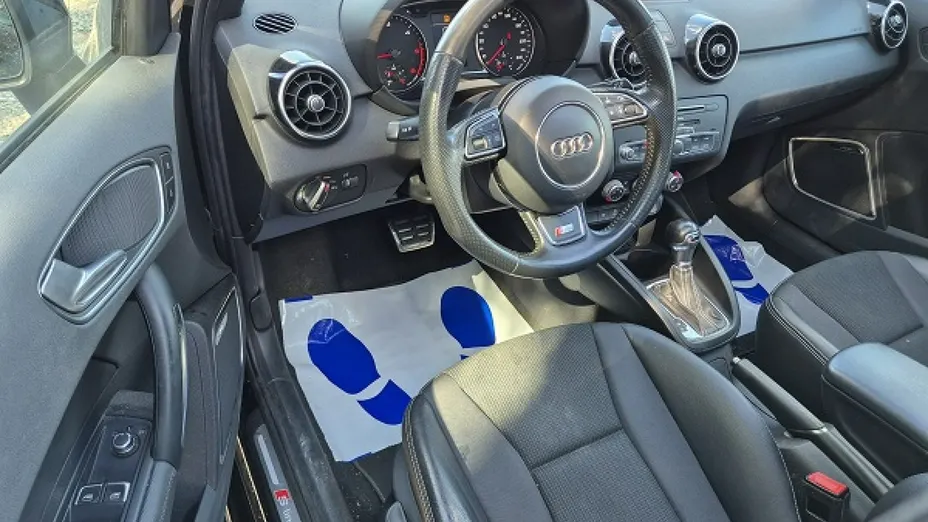 AUDI A1 -