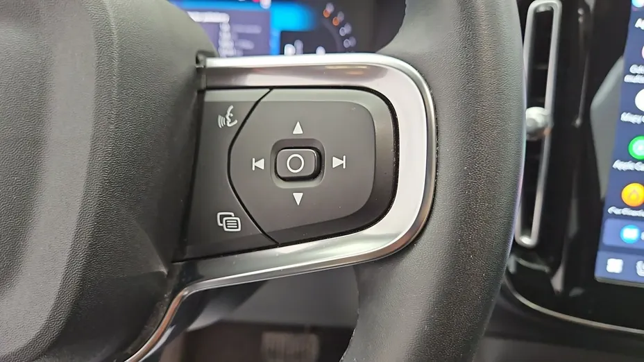 VOLVO XC40 -