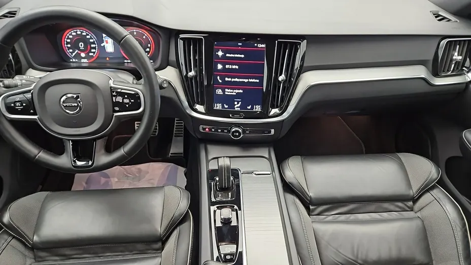 VOLVO V60 -
