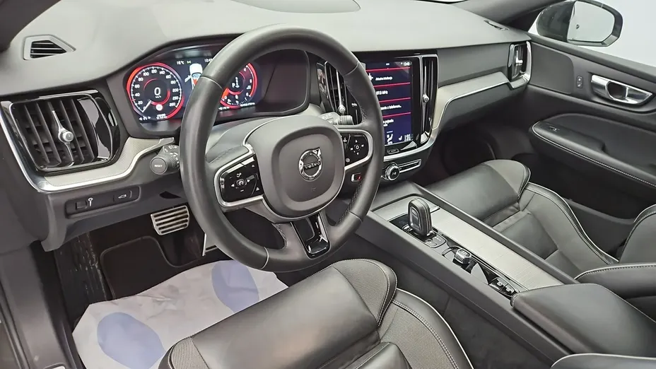 VOLVO V60 -