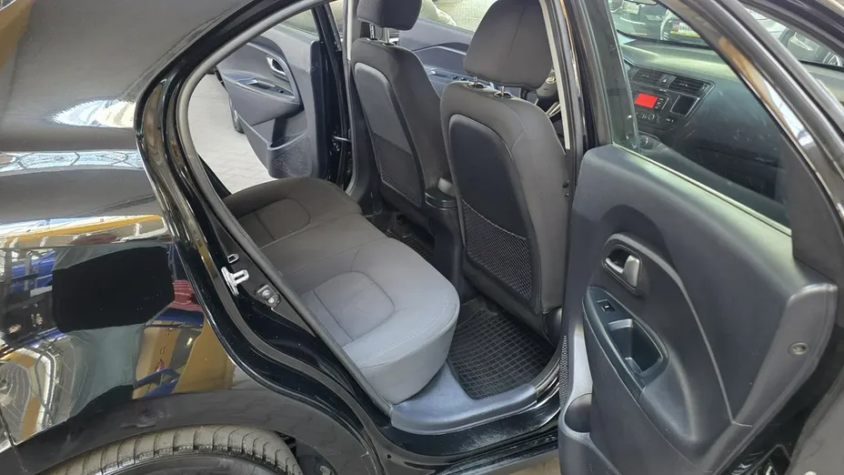 KIA Rio -