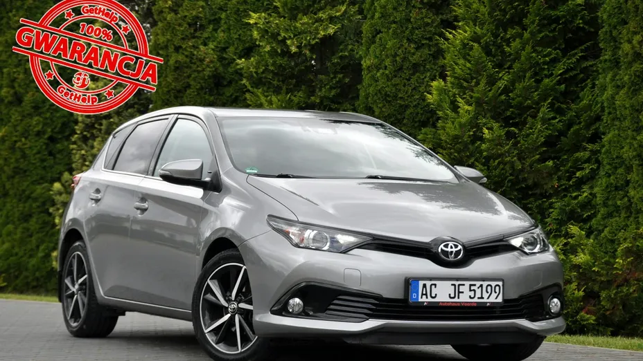TOYOTA Auris -