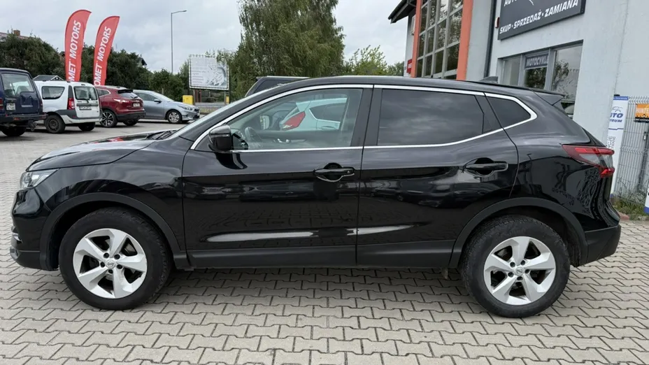 NISSAN Qashqai -