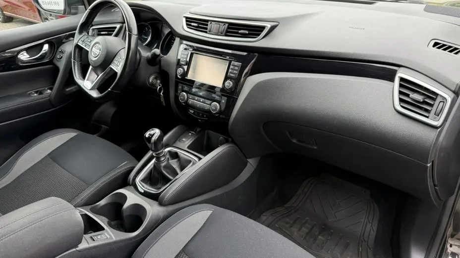 NISSAN Qashqai -