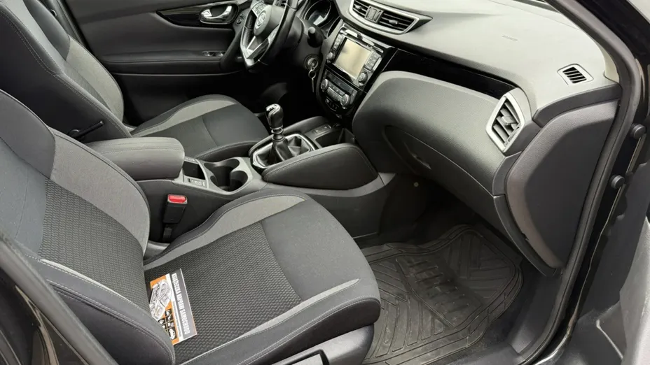 NISSAN Qashqai -