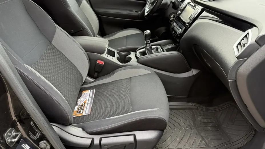NISSAN Qashqai -