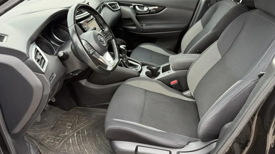 NISSAN Qashqai -
