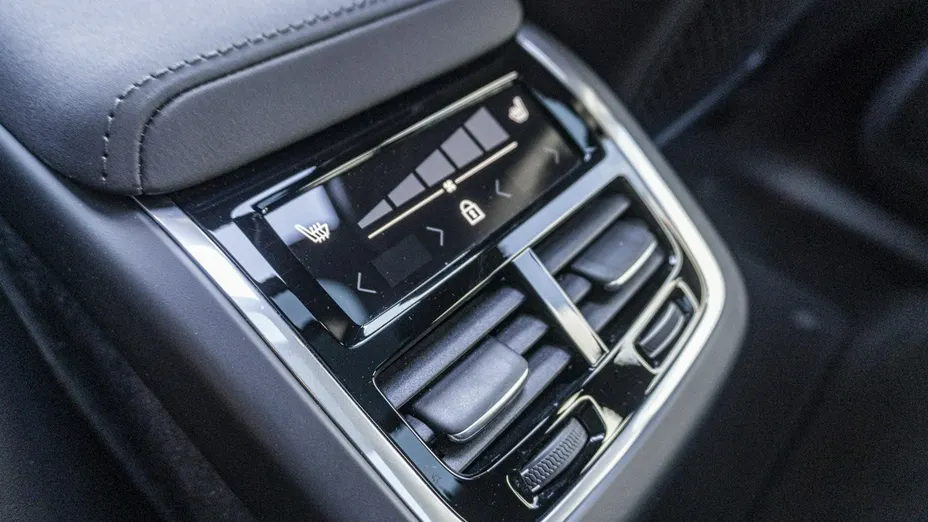 VOLVO XC60 -