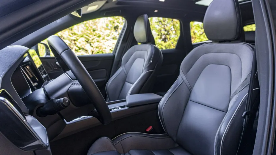 VOLVO XC60 -