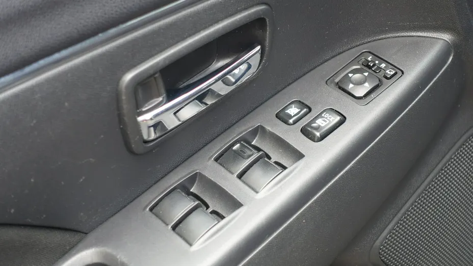 MITSUBISHI ASX -