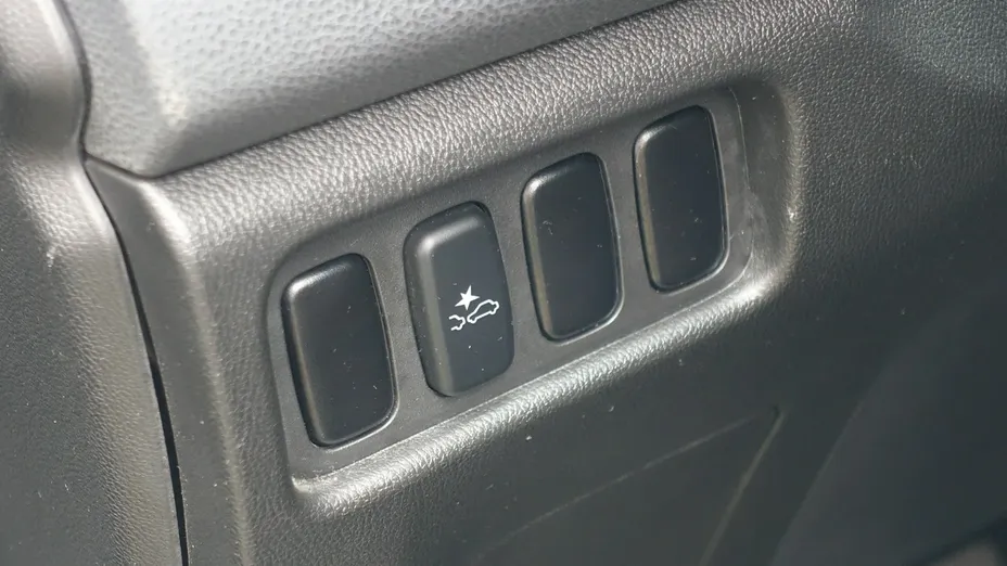 MITSUBISHI ASX -
