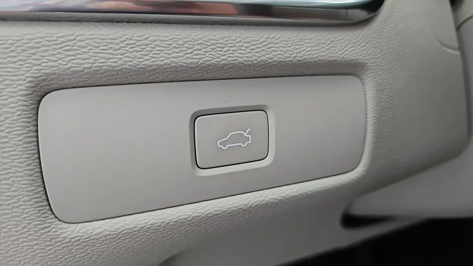 VOLVO XC60 -