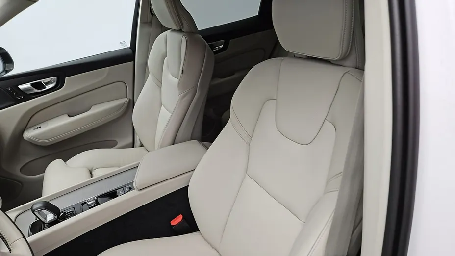 VOLVO XC60 -