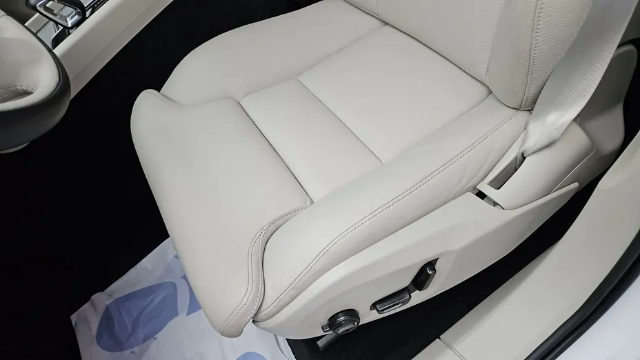 VOLVO XC60 -