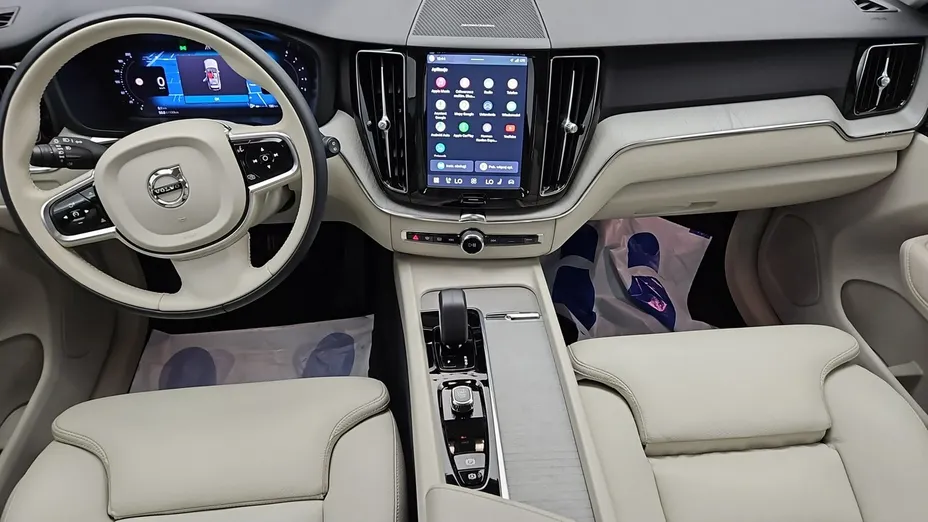 VOLVO XC60 -