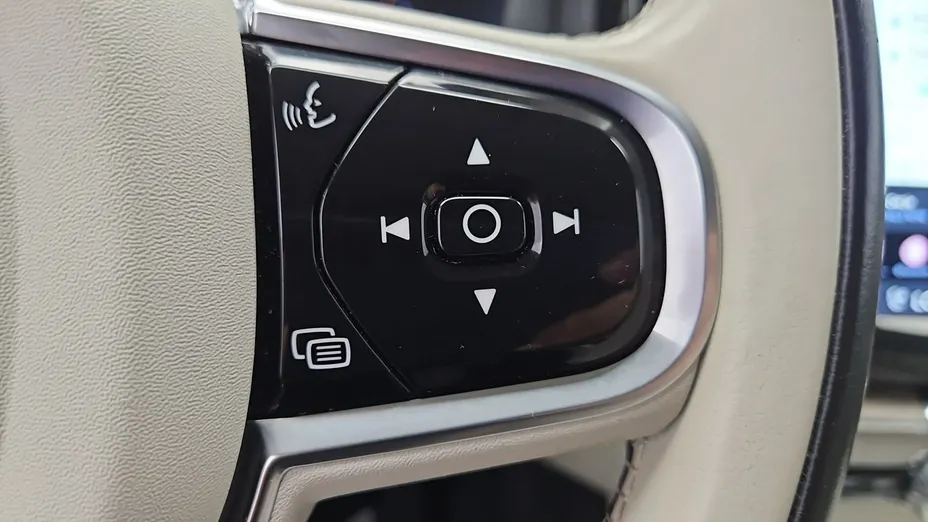 VOLVO XC60 -