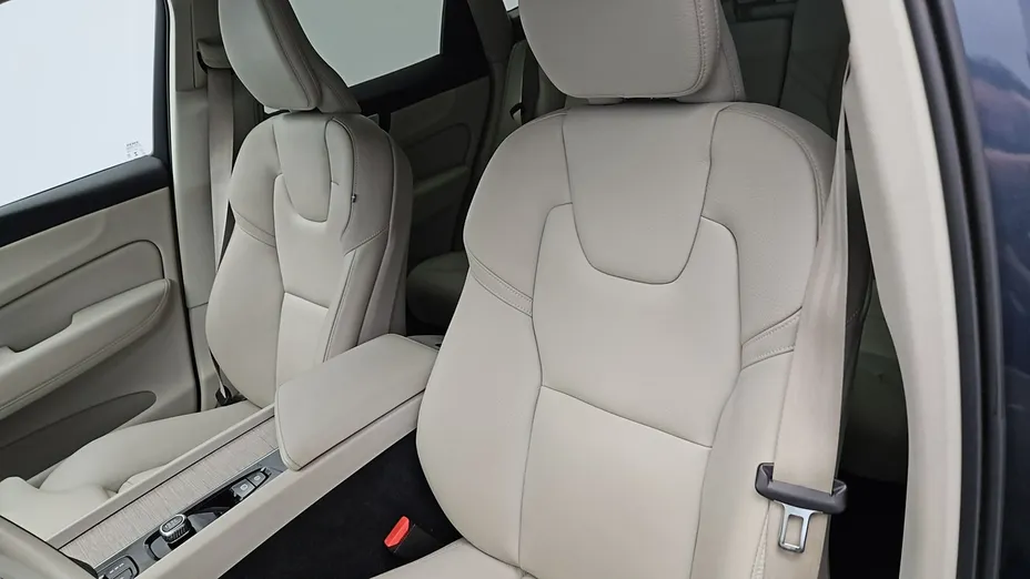 VOLVO XC60 -