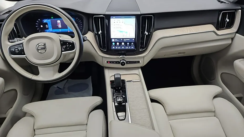 VOLVO XC60 -