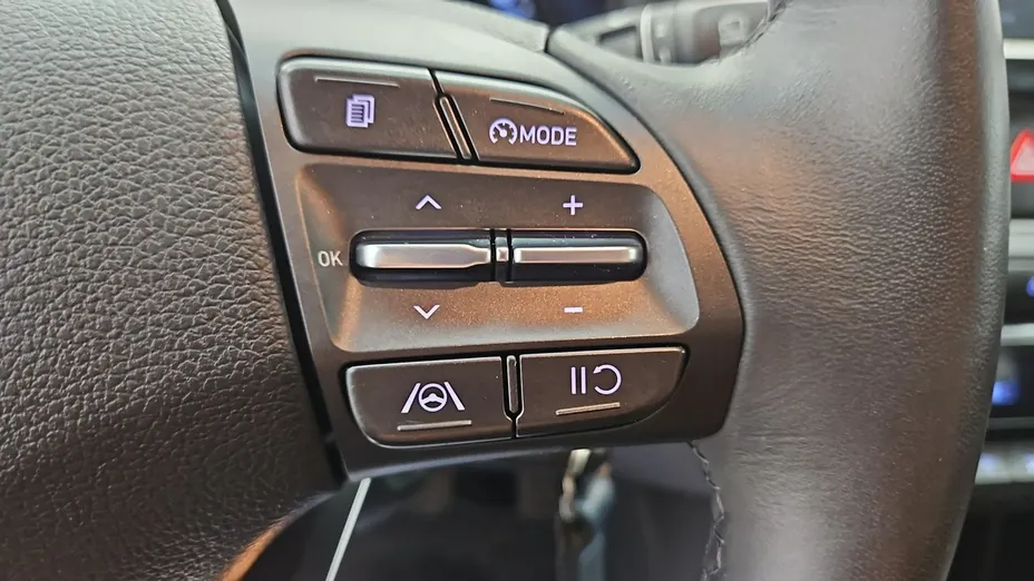 HYUNDAI i30 -