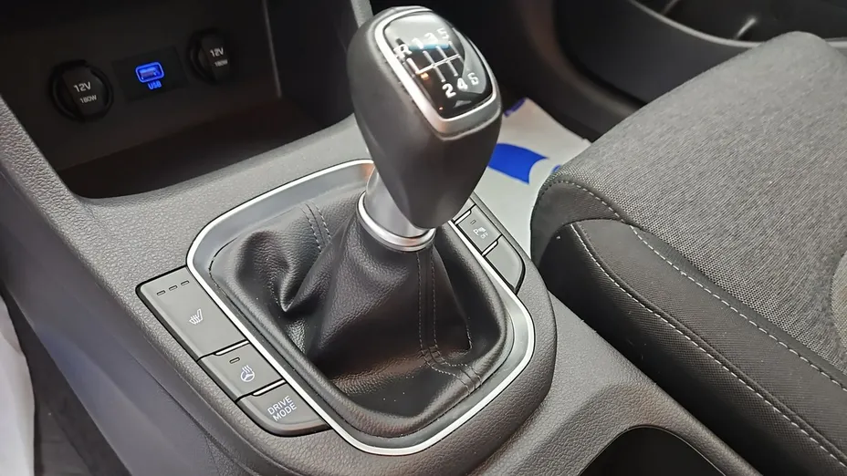 HYUNDAI i30 -