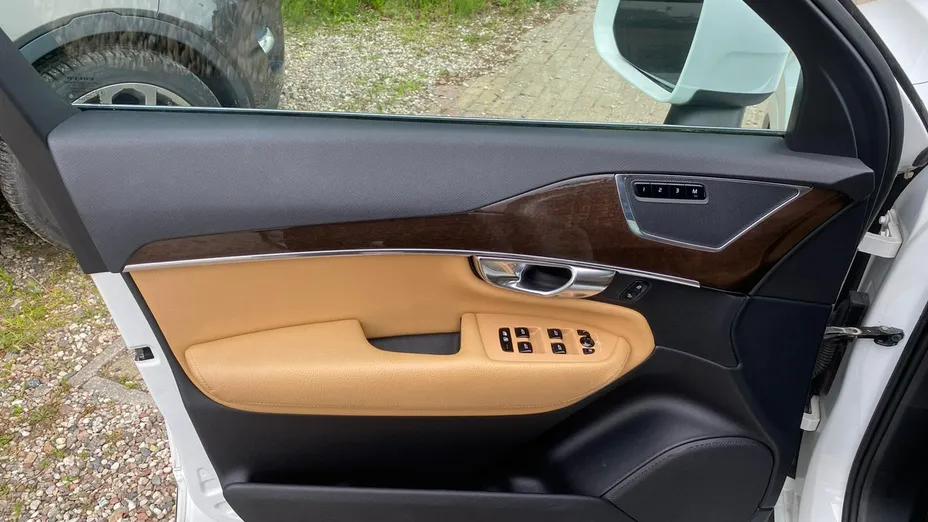VOLVO XC90 -