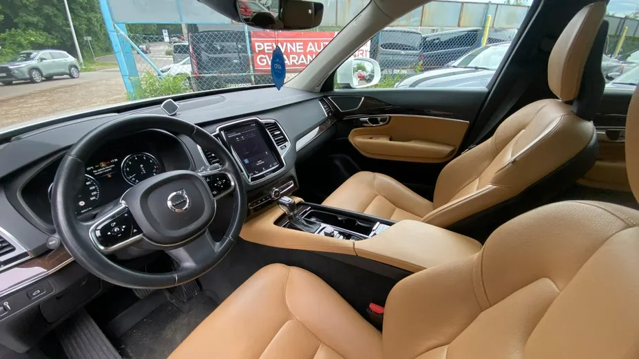 VOLVO XC90 -