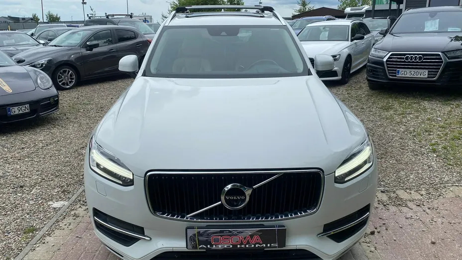 VOLVO XC90 -