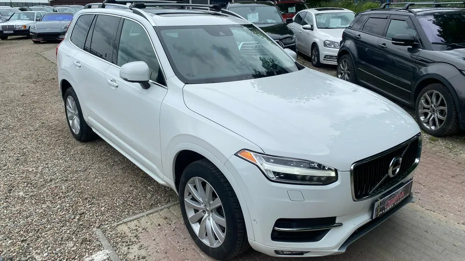 VOLVO XC90 -