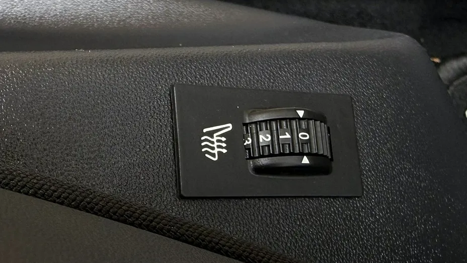 PEUGEOT 2008 -