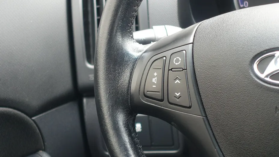 HYUNDAI i30 -