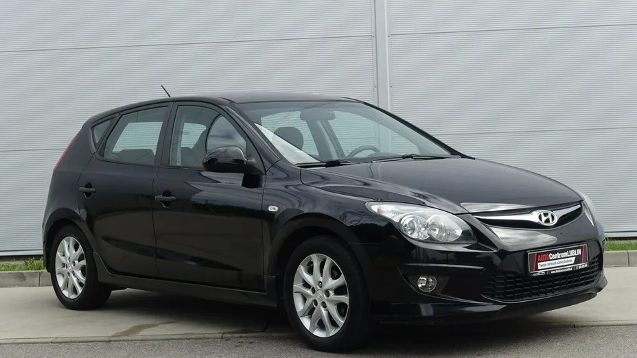 HYUNDAI i30 -