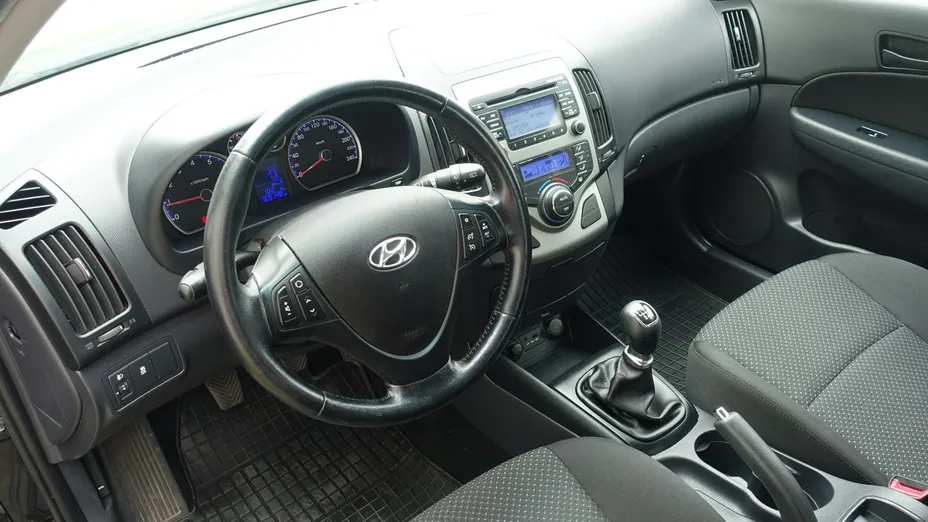 HYUNDAI i30 -
