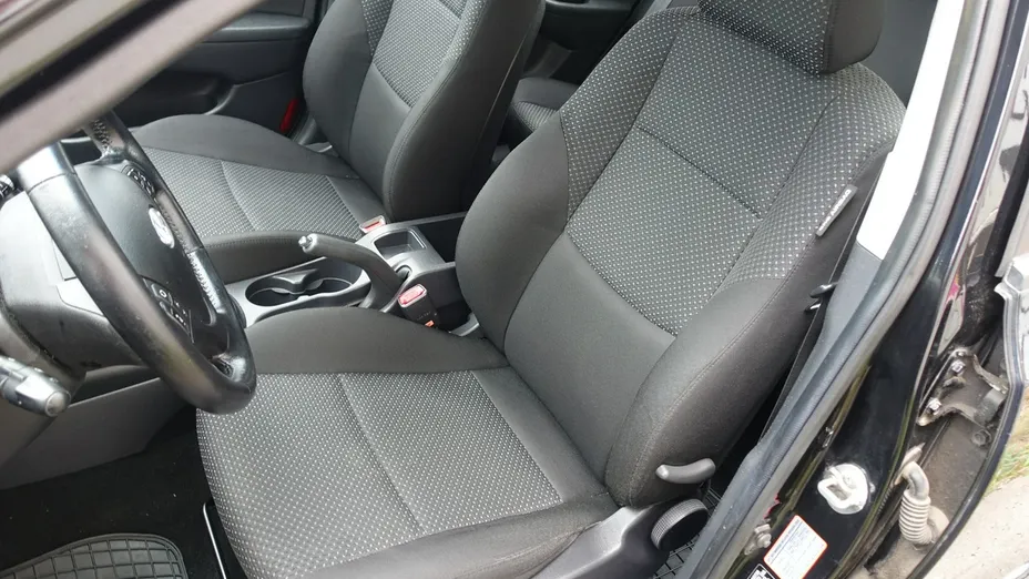 HYUNDAI i30 -