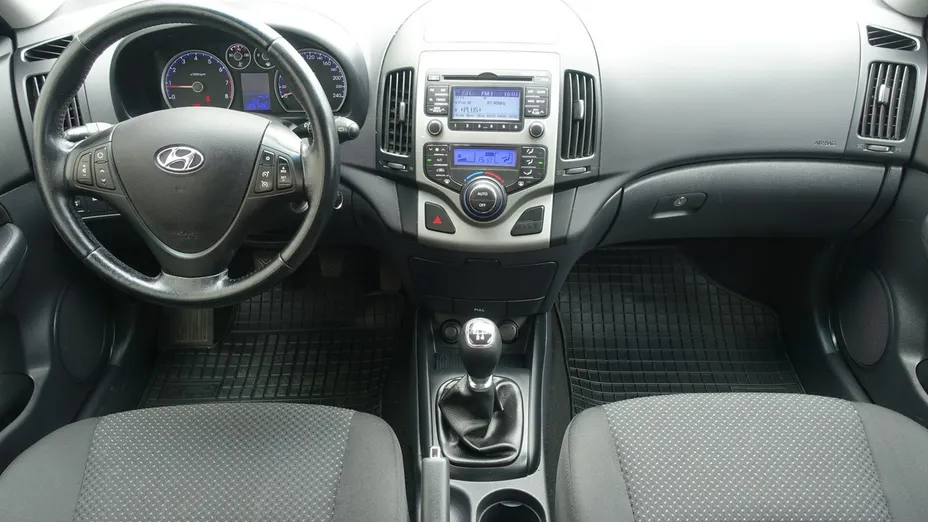 HYUNDAI i30 -