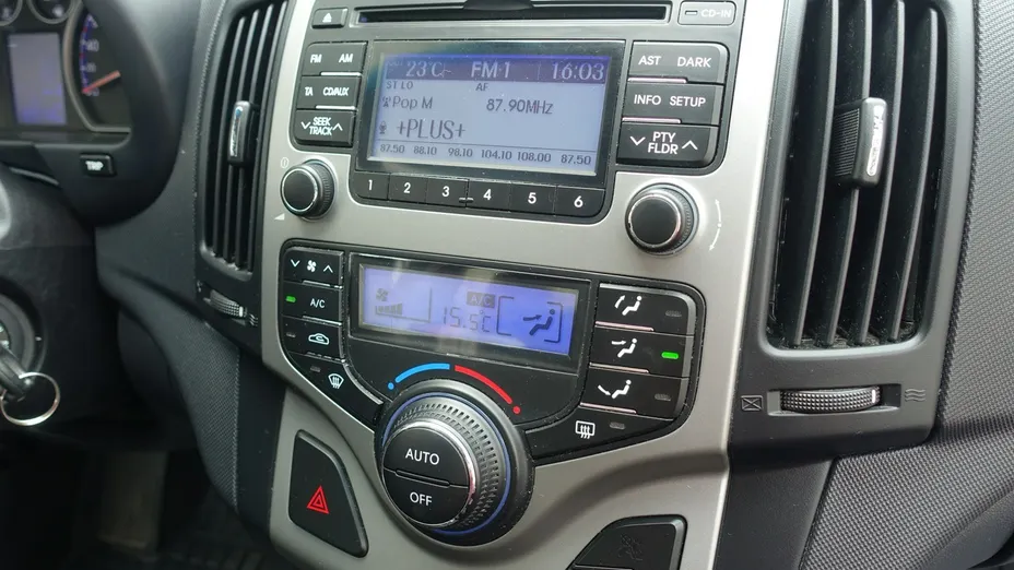 HYUNDAI i30 -