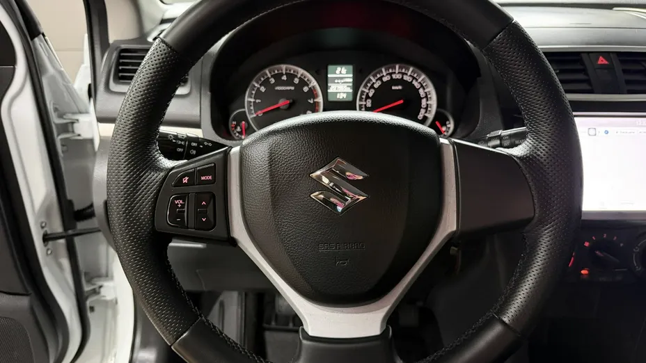 SUZUKI Swift -