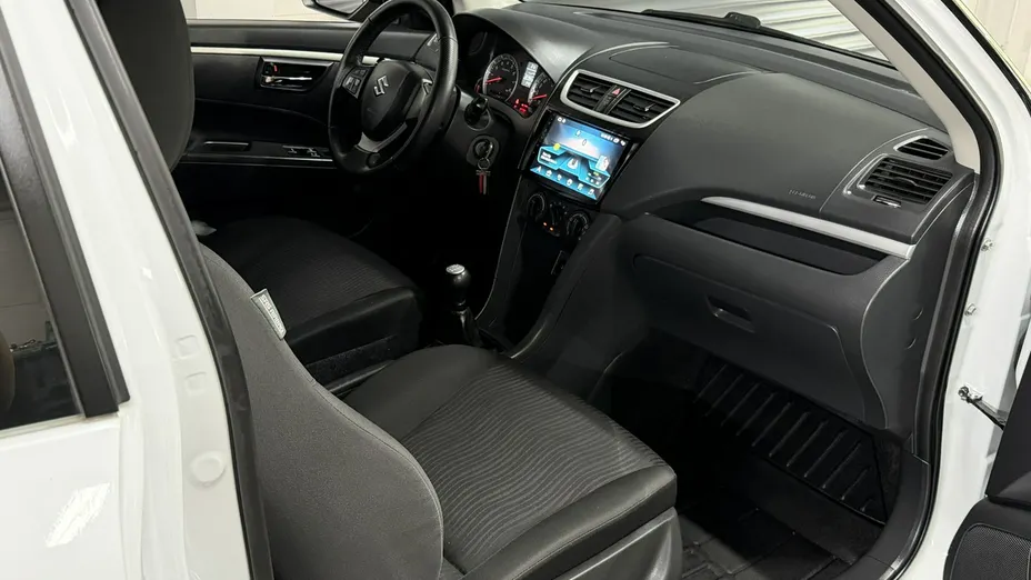 SUZUKI Swift -