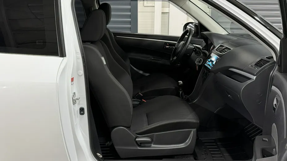 SUZUKI Swift -